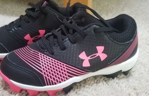Under armor girls athletic shoes